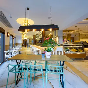 Mari Hotel